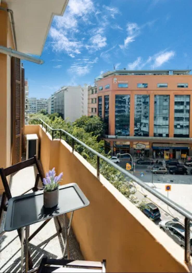 Private Pristine Balcony Home- Heart Of The Center テッサロニキ エクステリア 写真