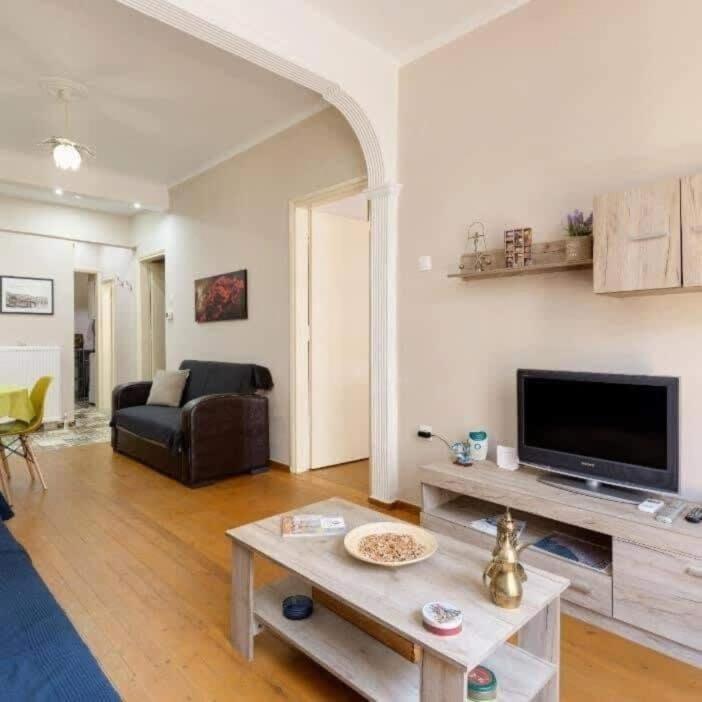Private Pristine Balcony Home- Heart Of The Center テッサロニキ エクステリア 写真