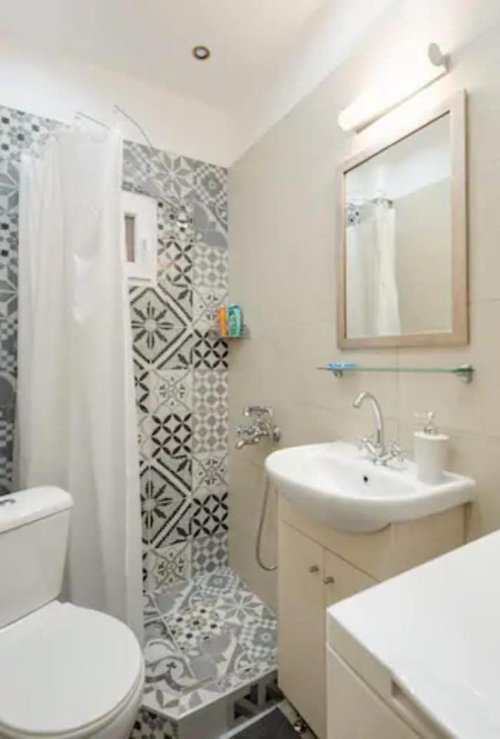 Private Pristine Balcony Home- Heart Of The Center テッサロニキ エクステリア 写真