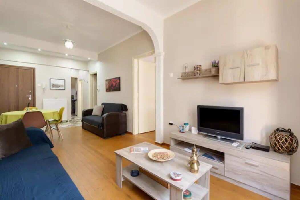 Private Pristine Balcony Home- Heart Of The Center テッサロニキ エクステリア 写真