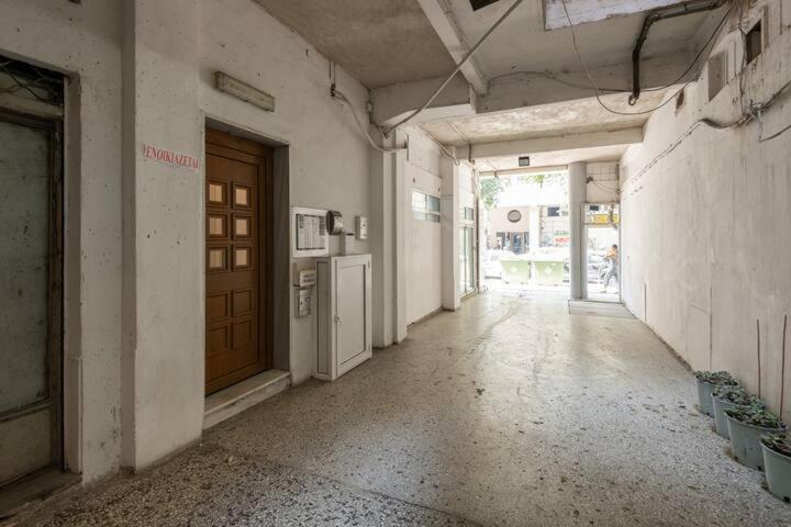 Private Pristine Balcony Home- Heart Of The Center テッサロニキ エクステリア 写真