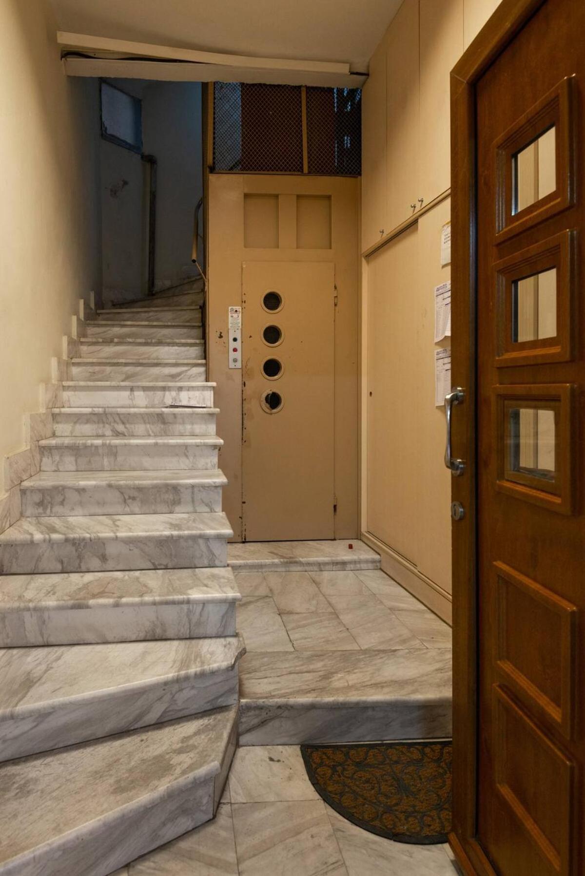 Private Pristine Balcony Home- Heart Of The Center テッサロニキ エクステリア 写真