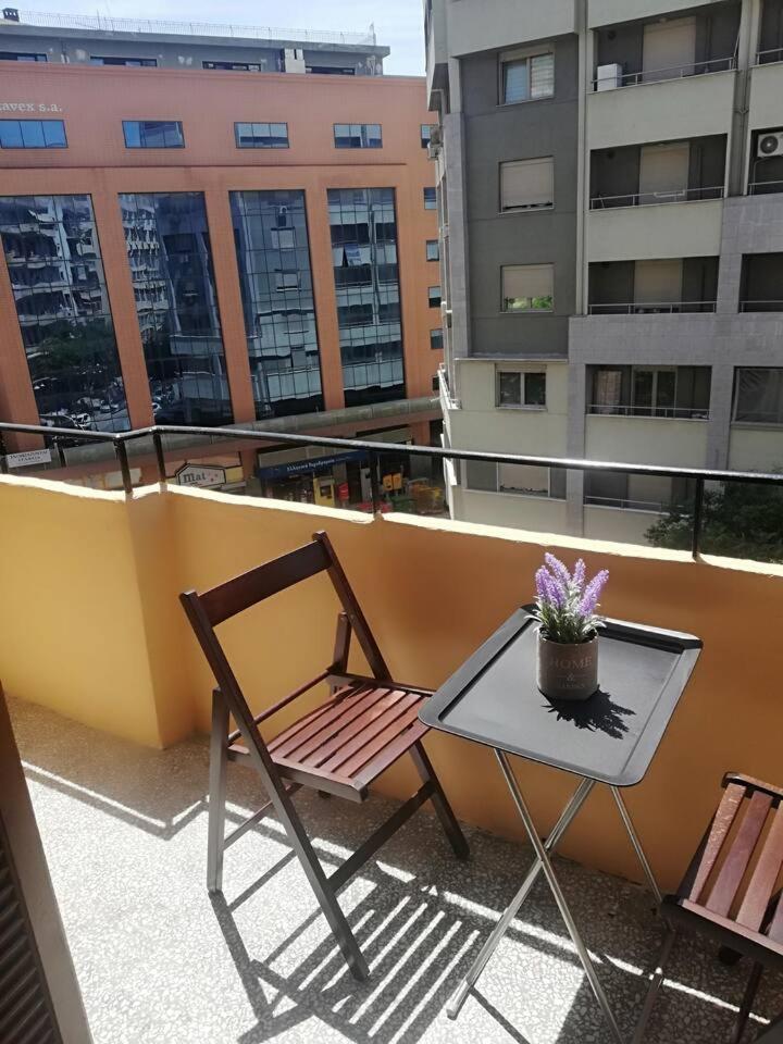 Private Pristine Balcony Home- Heart Of The Center テッサロニキ エクステリア 写真